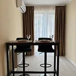 Apartment The Pine - Hils Brauner Bukarest