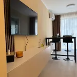 The Pine - Hils Brauner * Bukarest