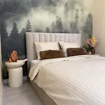 The Pine - Hils Brauner Bukarest