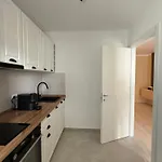 The Pine - Hils Brauner Apartment Bukarest