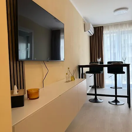 The Green Pine Studio Hils Brauner - Free Parking - Close To Subway * Bukarest