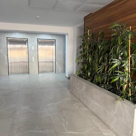 The Green Pine Studio Hils Brauner - Free Parking - Close To Subway Bukarest