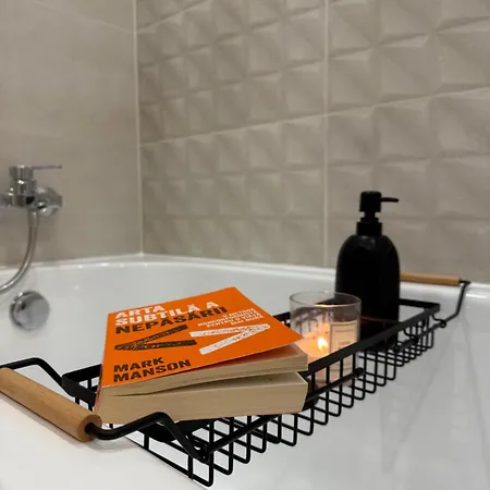 The Pine - Hils Brauner