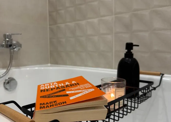 The Pine - Hils Brauner